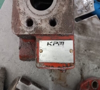 維修川崎K7V63液壓油泵